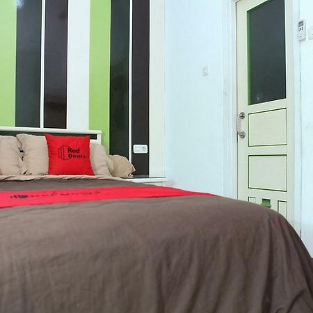 Reddoorz Plus @ Talaga Bodas Бандунг Екстериор снимка