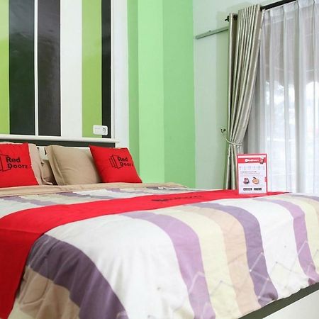 Reddoorz Plus @ Talaga Bodas Бандунг Екстериор снимка