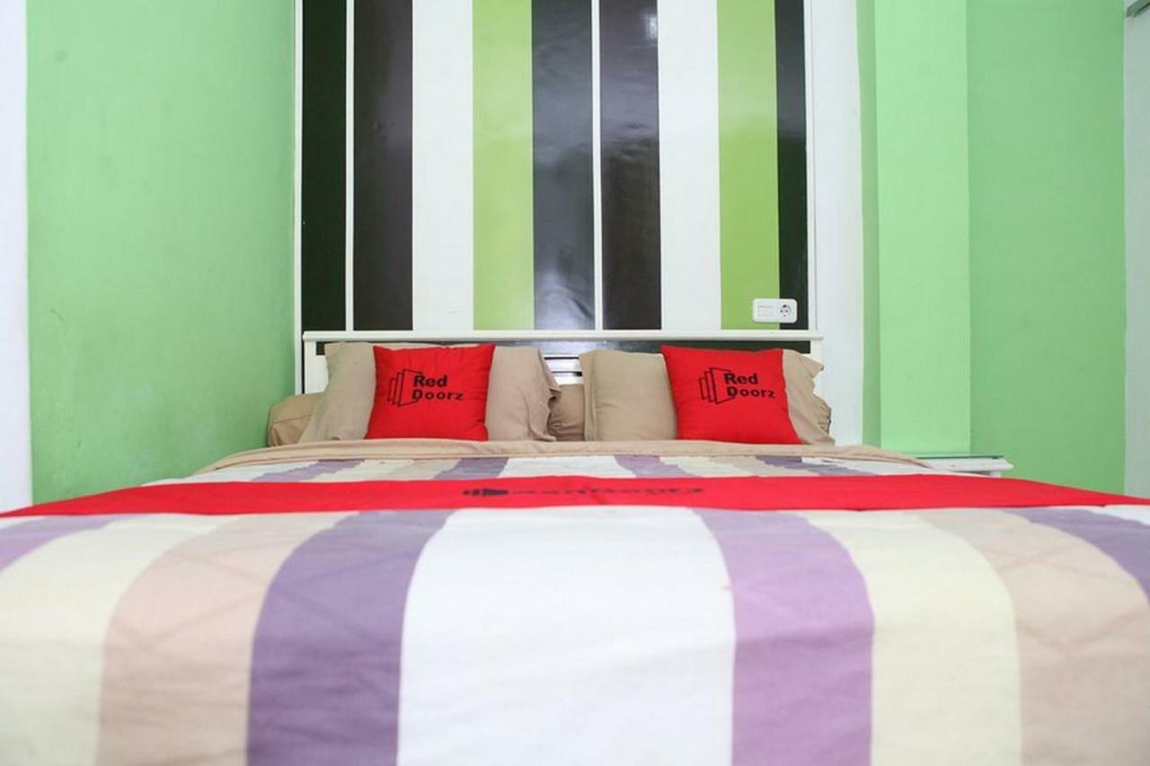 Reddoorz Plus @ Talaga Bodas Бандунг Екстериор снимка
