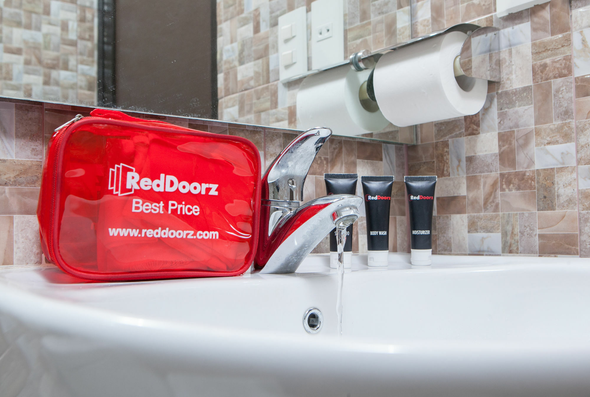 Reddoorz Plus @ Talaga Bodas Бандунг Екстериор снимка