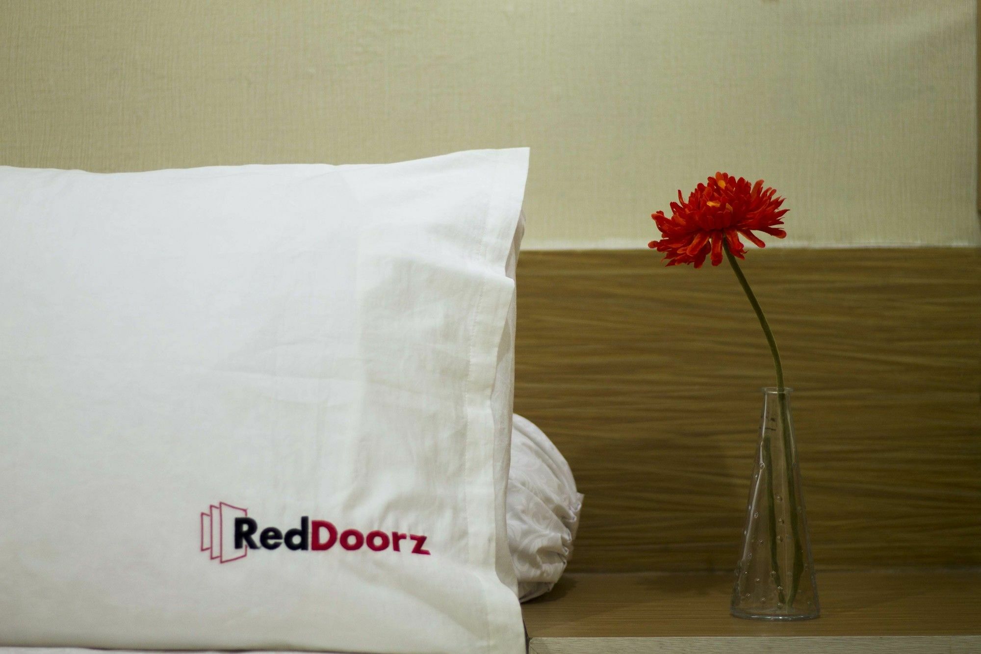 Reddoorz Plus @ Talaga Bodas Бандунг Екстериор снимка